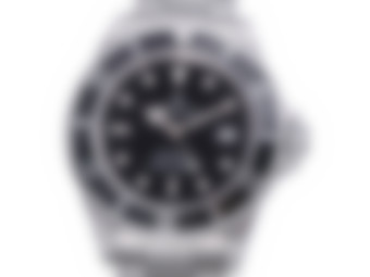 Unscharfe Vorschau für eine exklusive B&S PLUS Uhr