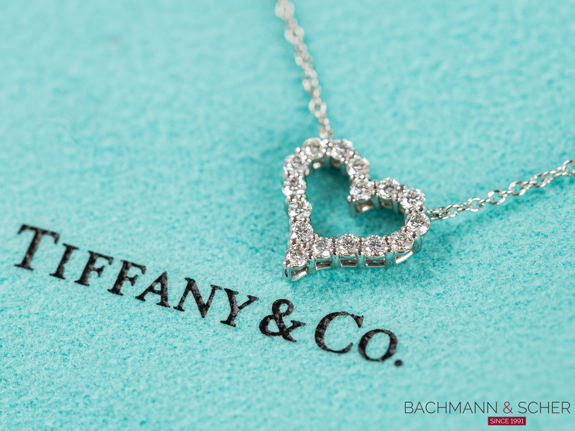 Tiffany Co. Pendant Hearts Small 950 Platinum 0 50ct VS2 F Length 41cm Box Original Retail Price 4700