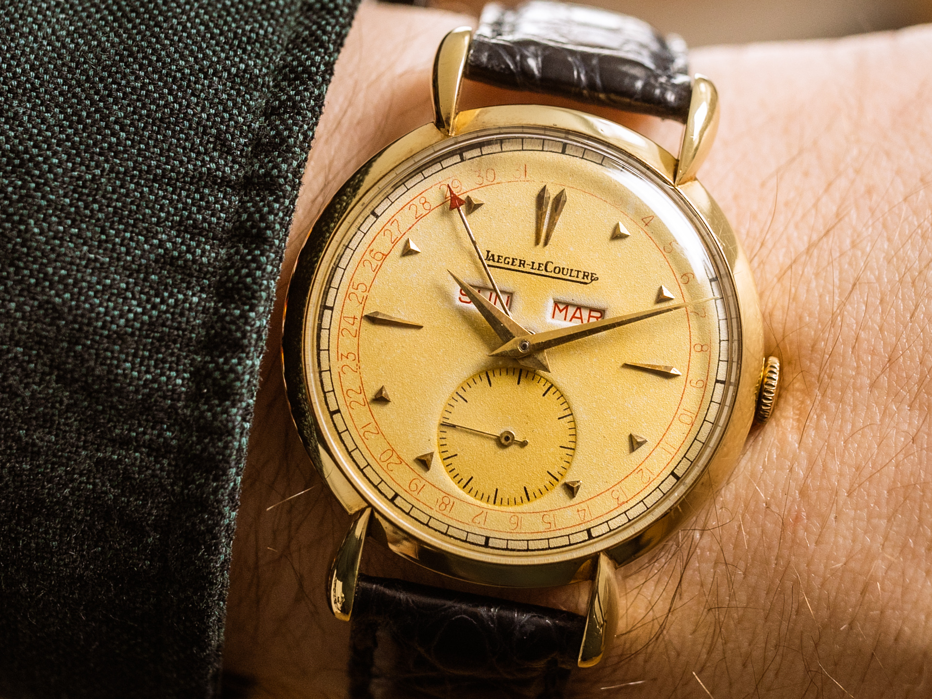 Jaeger LeCoultre Vintage Calender Watch 14k Yellow Gold Bj 1950