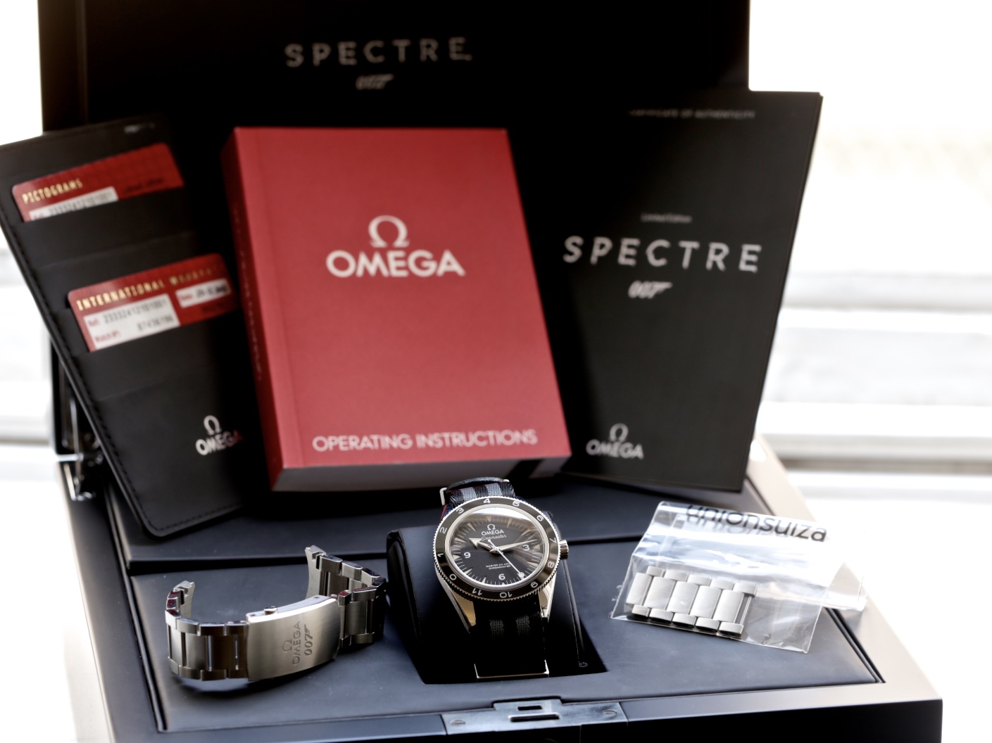 Omega Seamaster 300 Spectre Ref 23332412101001 Stainless Steel Limited Edition Box Papers Bj 2015