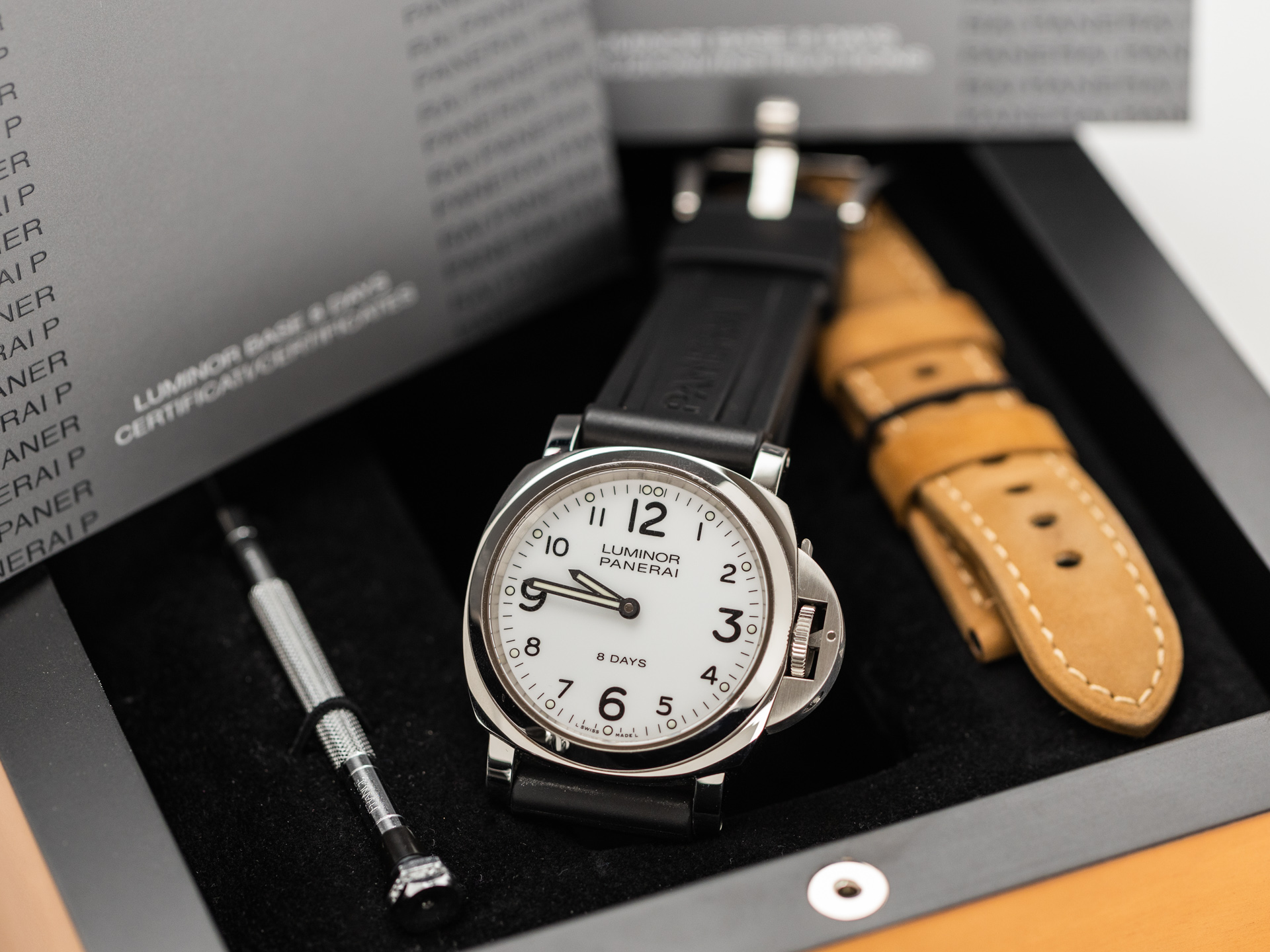 PANERAI LUMINOR Base 8 Days Ref PAM00561 Steel Box Papers Bj 2019