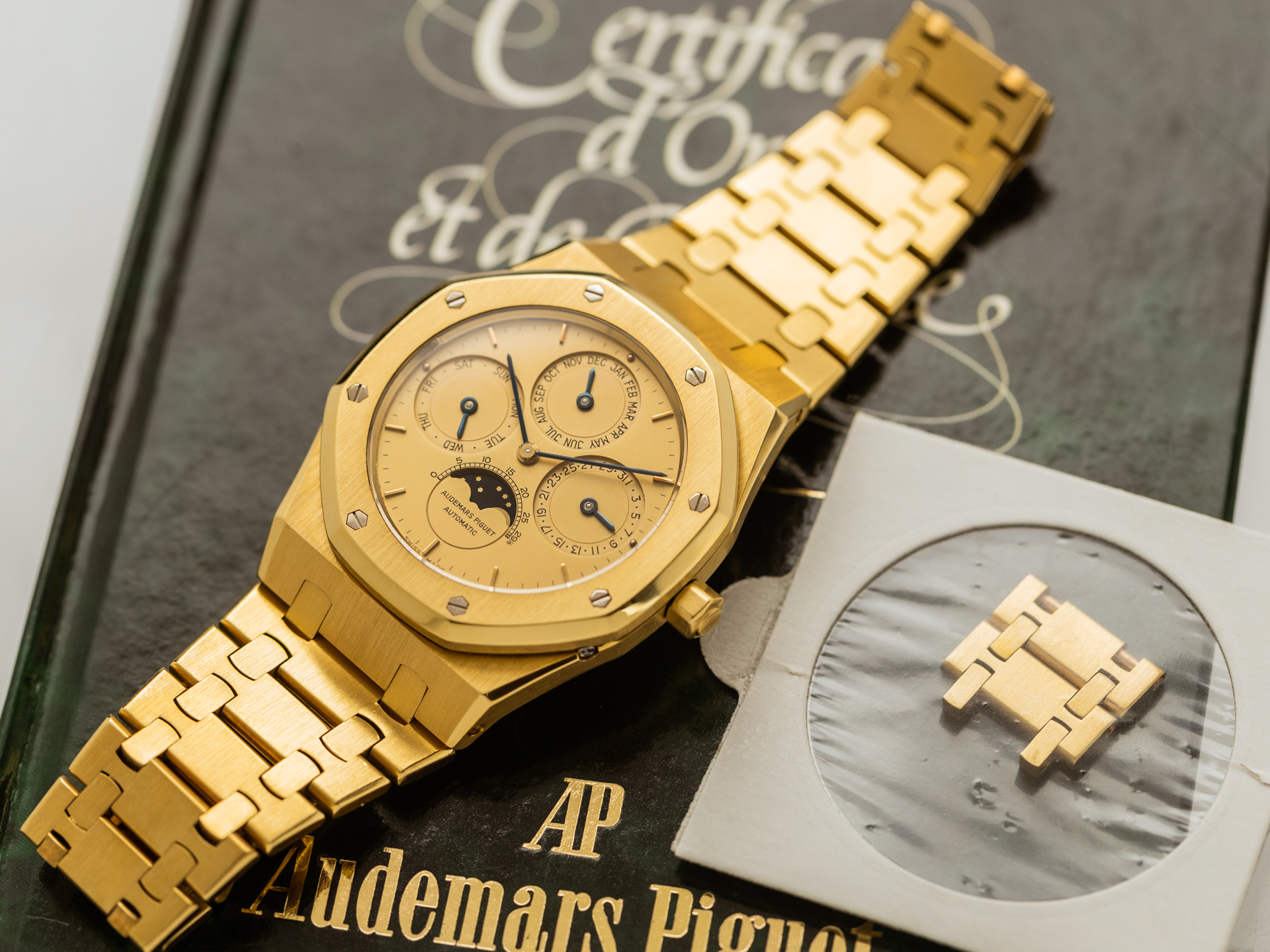 AUDEMARS PIGUET ROYAL OAK Quantieme Perpetual PERPETUAL CALENDAR Moon
