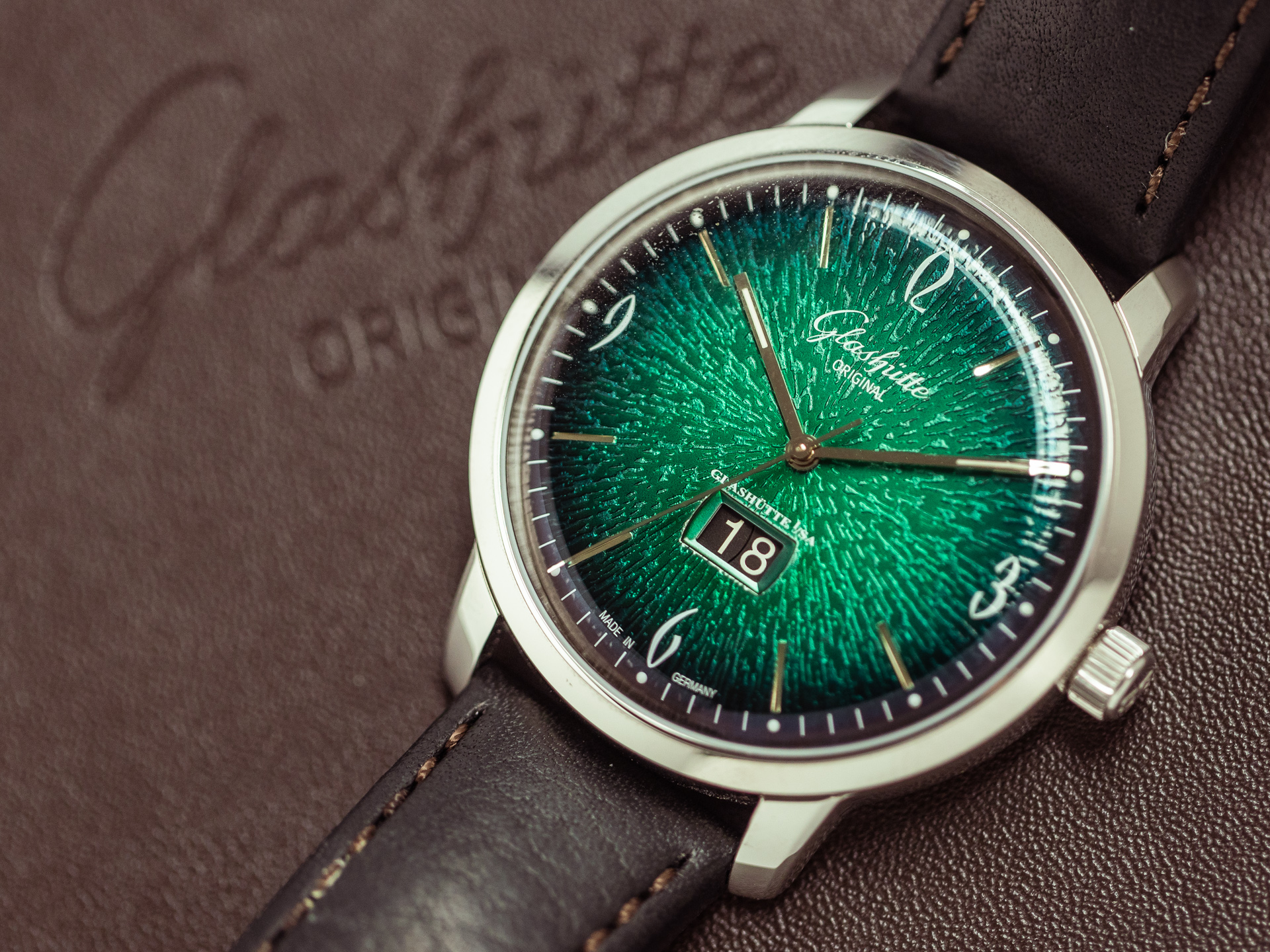 Glashutte sixties panorama date green deals