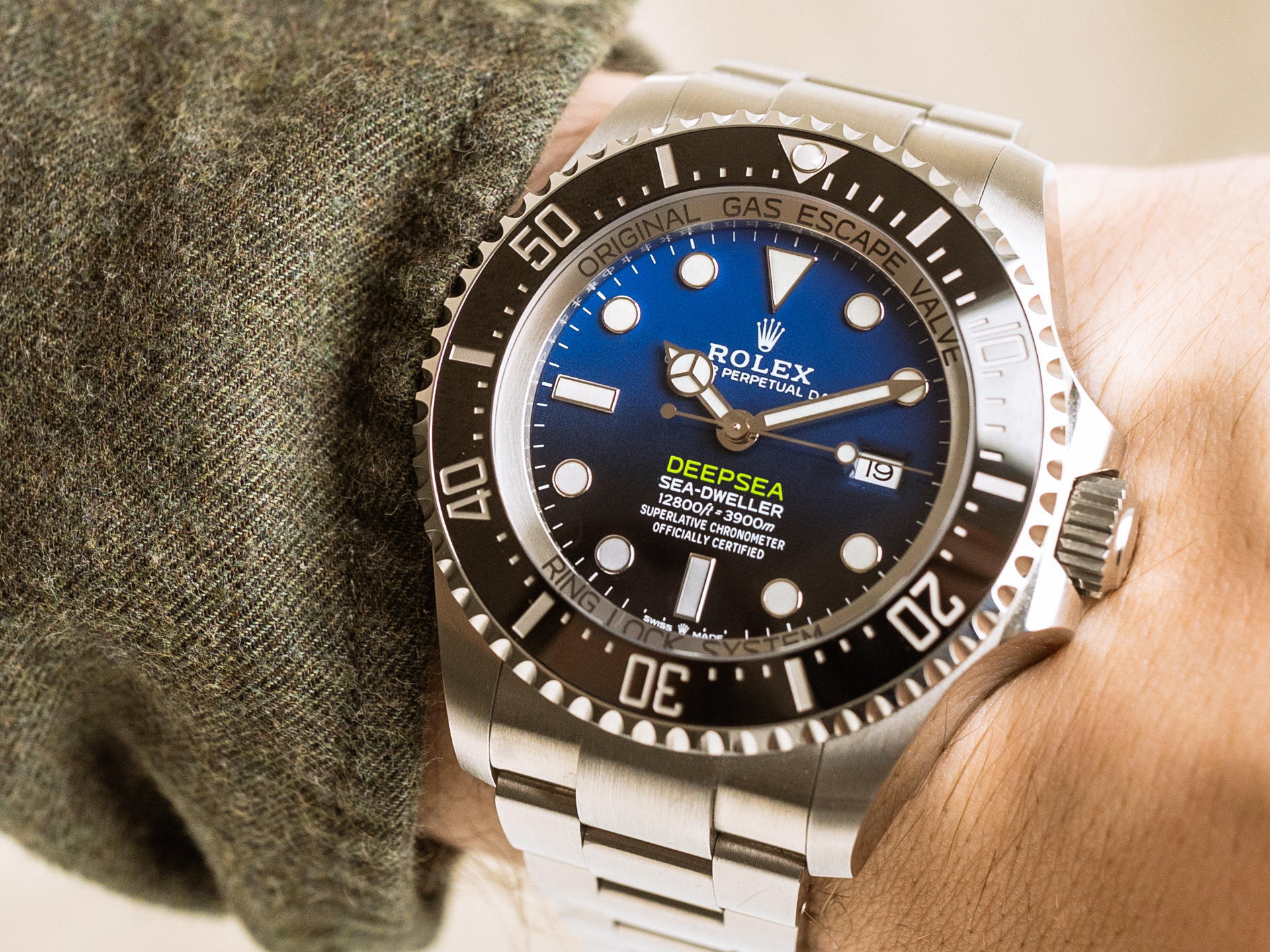 ROLEX SeaDweller DEEPSEA James CAMERON Ref 126660 Stainless Steel Box Papers Bj 2021