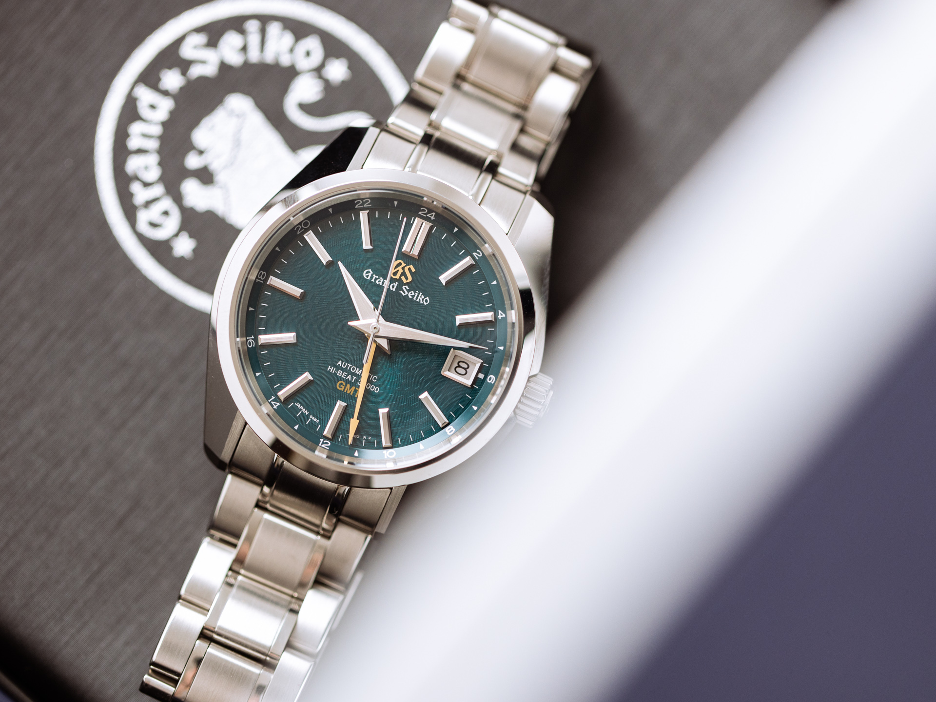 SEIKO GRAND SEIKO GMT Peacock Hi Beat Limited Edition Ref-SBGJ227 Stainless  Steel Box Papers Bj-2018