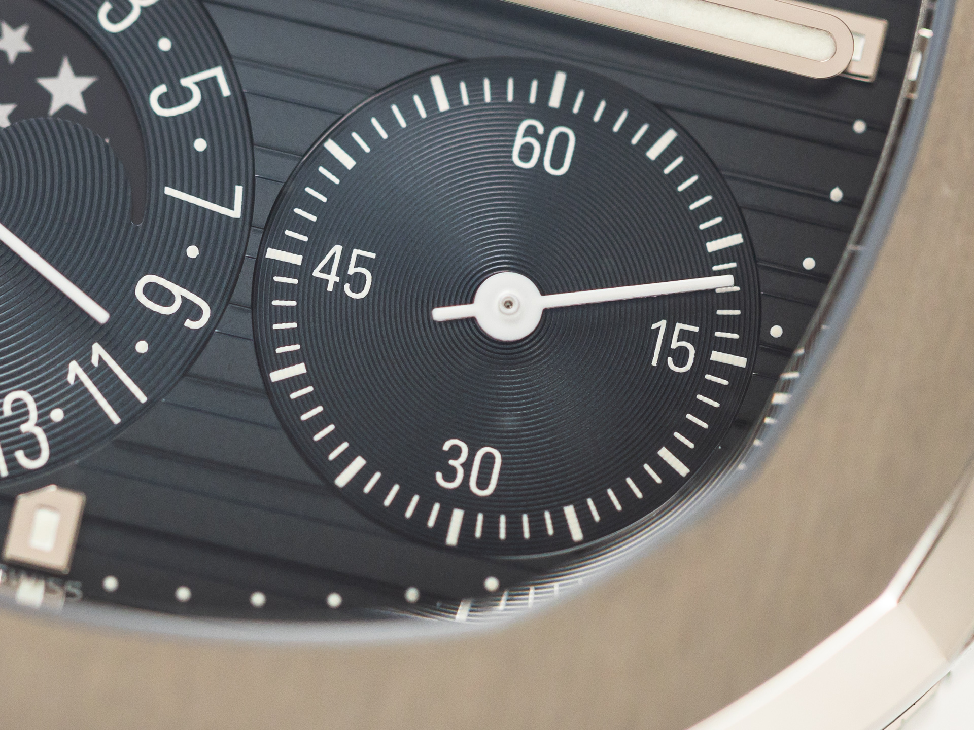 nautilus moonphase power reserve