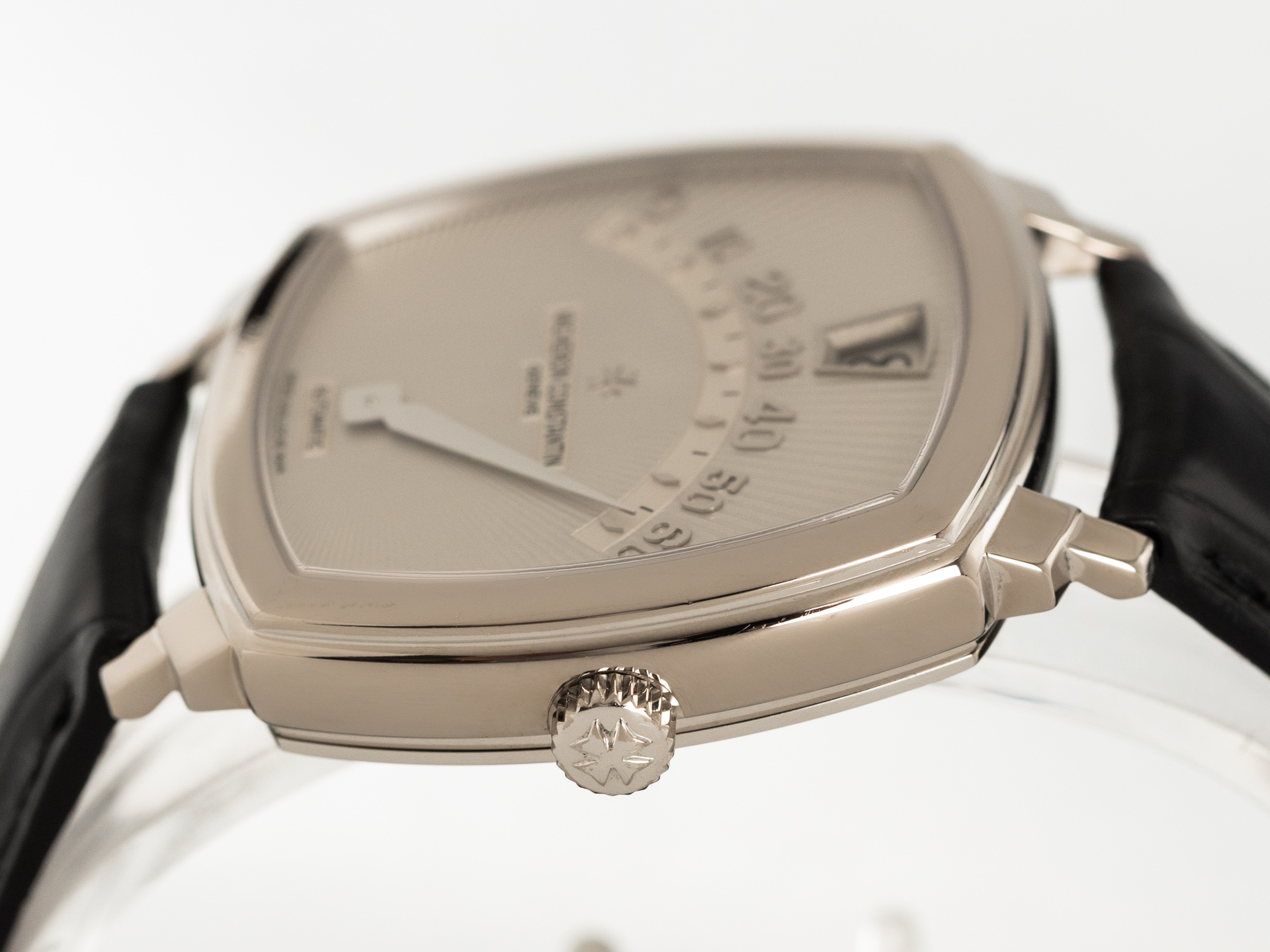 Vacheron constantin saltarello jump hour hotsell