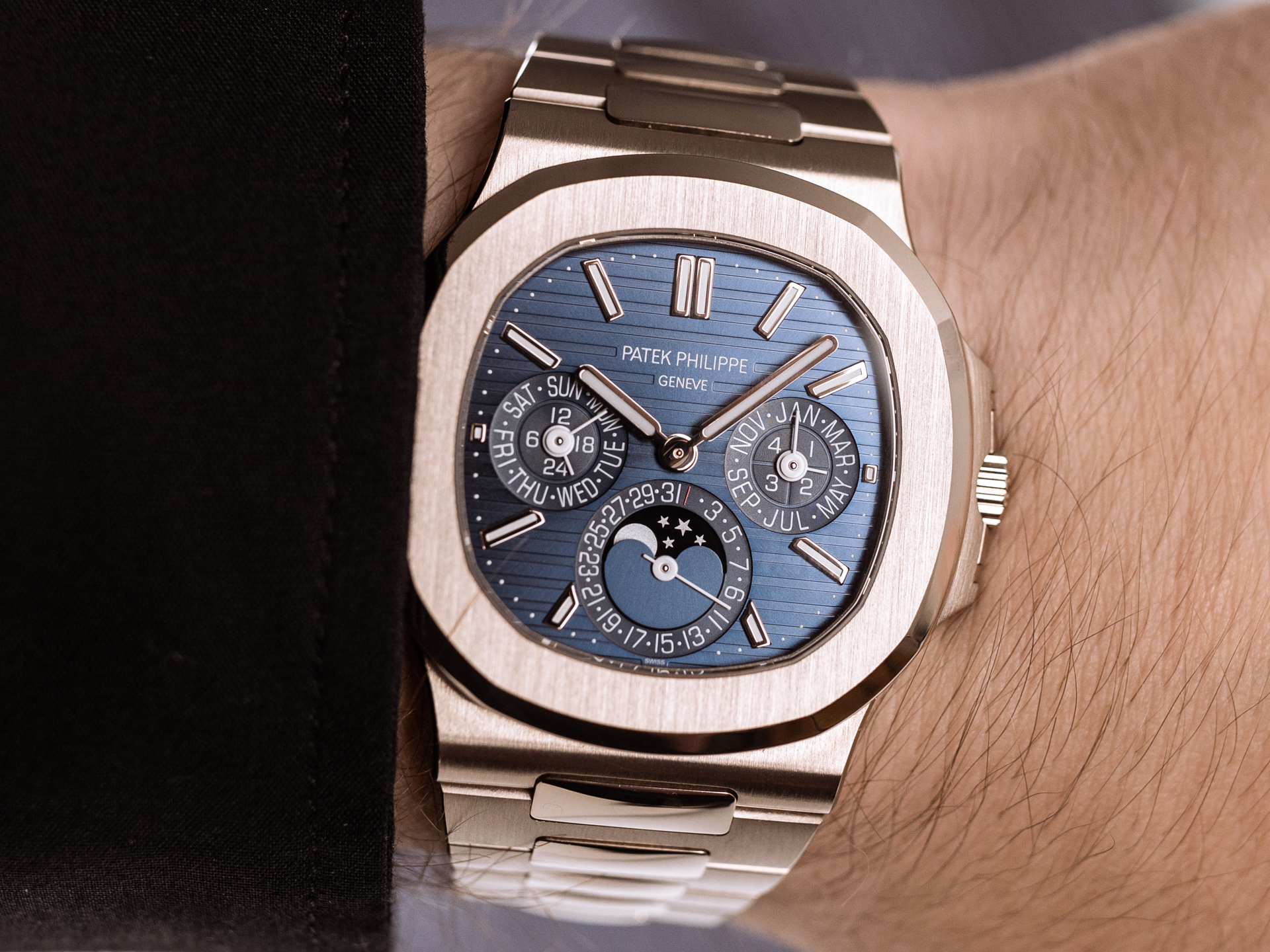 patek-philippe-nautilus-perpetual-calendar-ref-5740-1g-001-18k-white