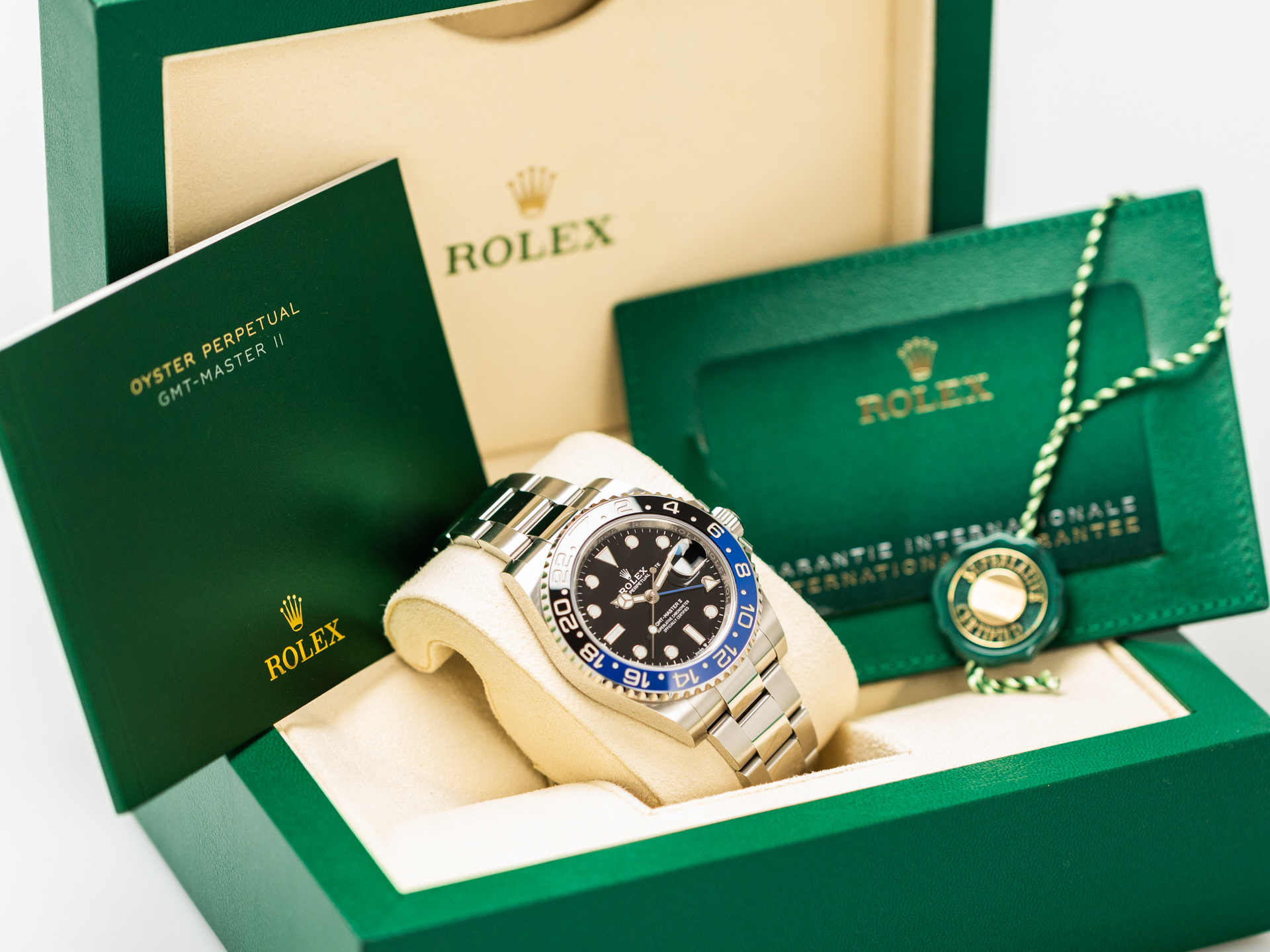 ROLEX GMT MASTER II BATMAN Ref 126710BLNR Blue Black Ceramic Bezel Inlay OYSTER BRACELET Steel Box Papers Bj 2021 Full Set