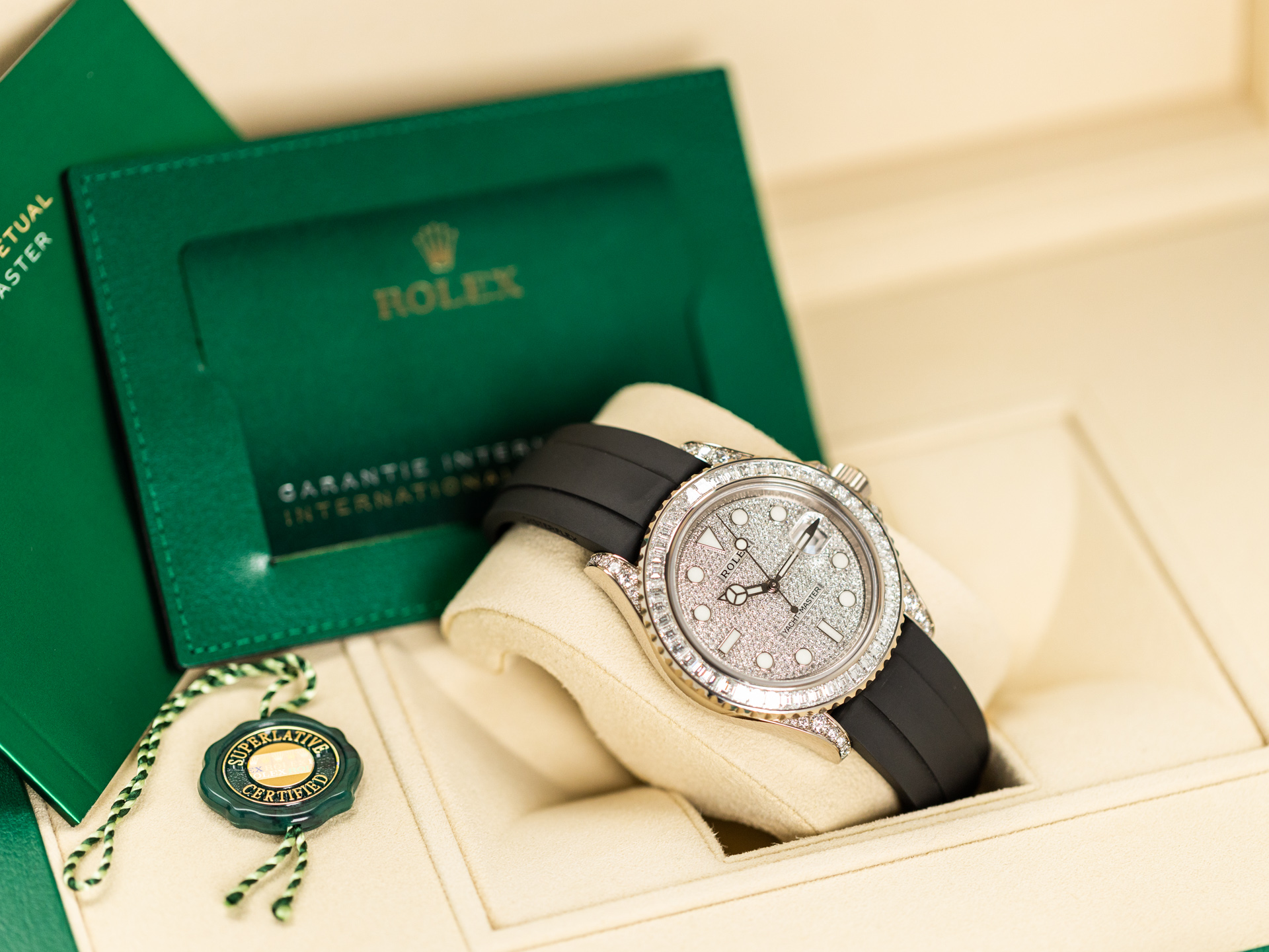 Yacht master outlet diamond bezel
