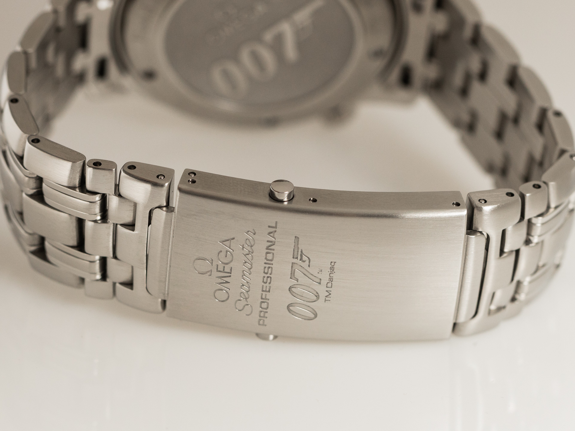 Omega seamaster 007 tm danjaq on sale
