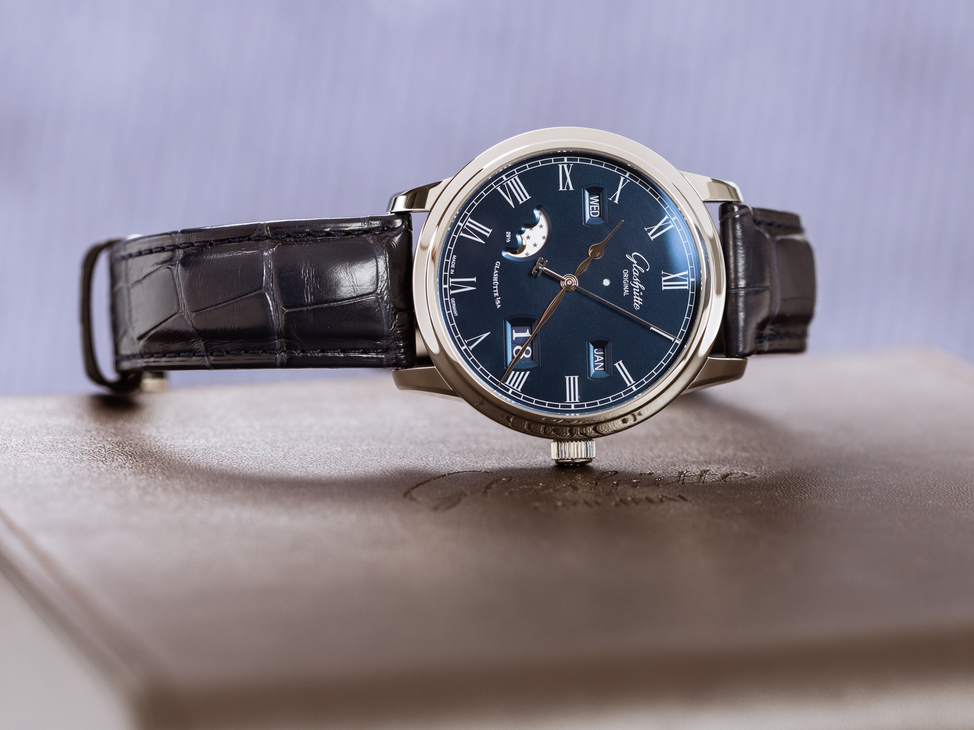 Glashütte Original Senator Excellence Ewiger Kalender  abmwater.com