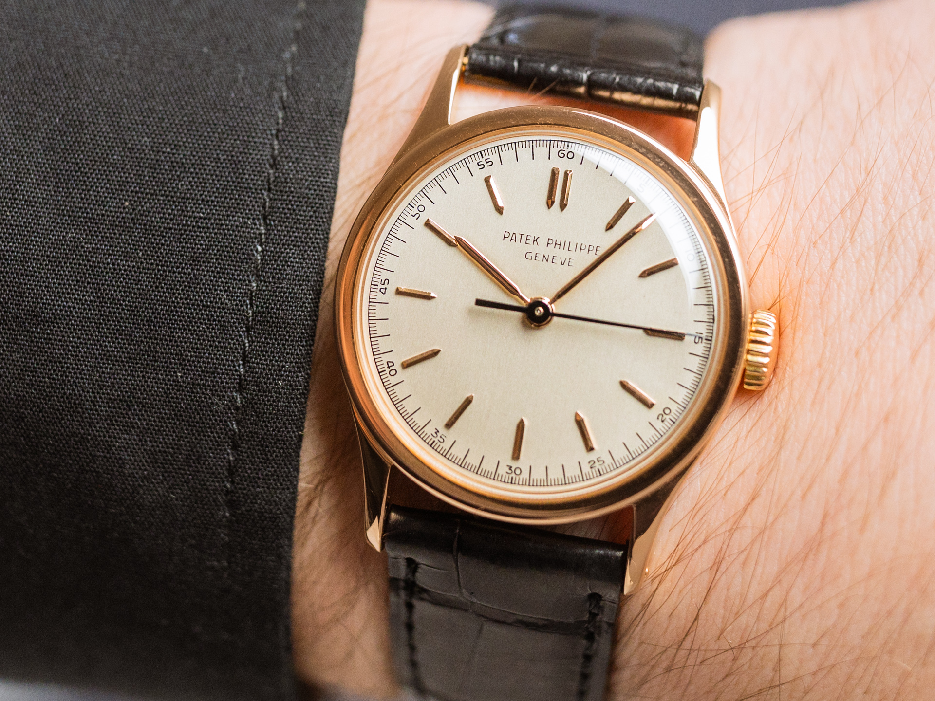 https://www.bachmann-scher.de/fileadmin/watches/019608/patek-philippe-calatrava-ref-2457r-18k-rose-gold-bj-1949-freshly-serviced-a.jpg