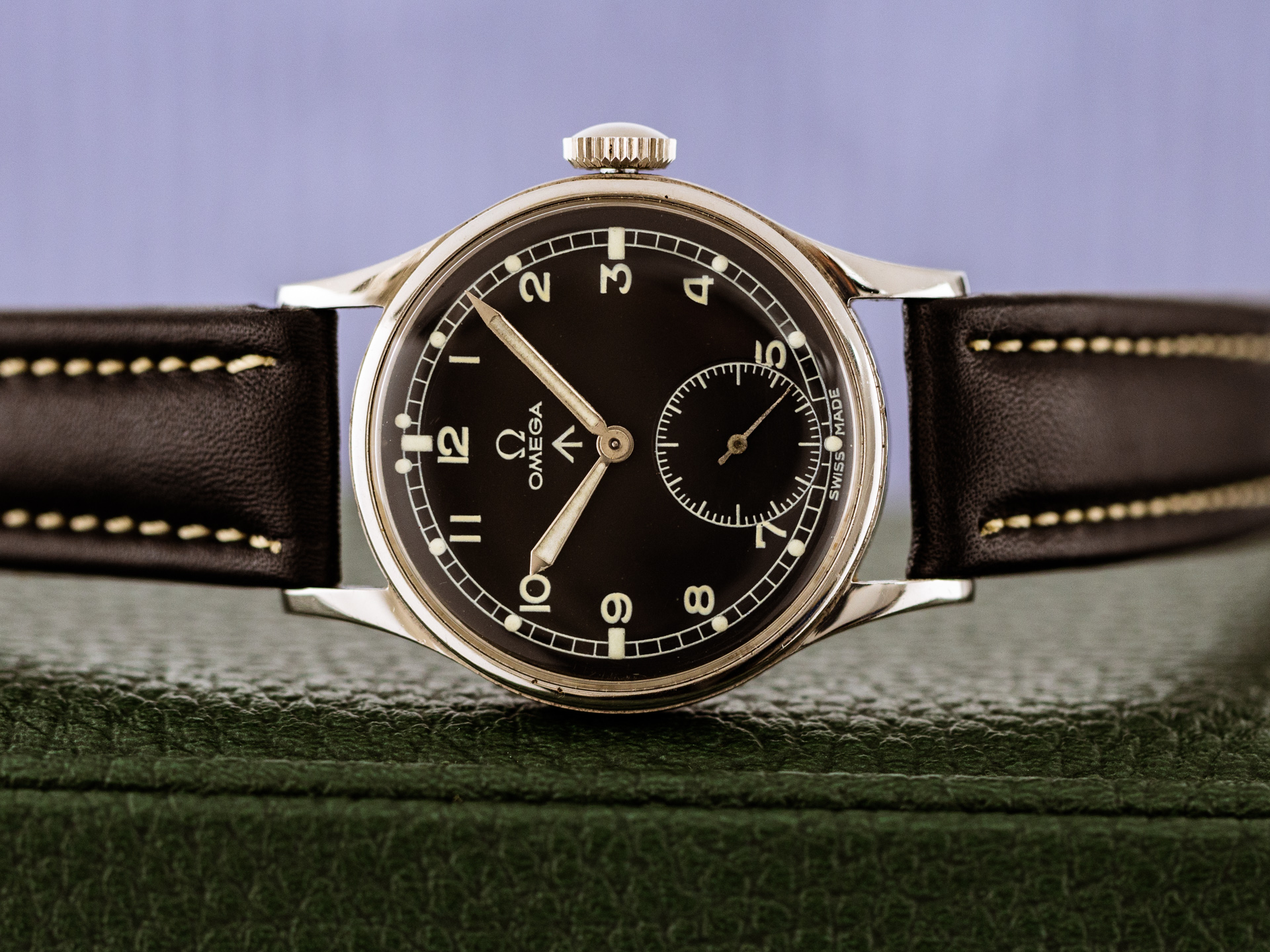 OMEGA Vintage MILITARY BROAD ARROW DIRYT DOZEN Steel Bj 1945