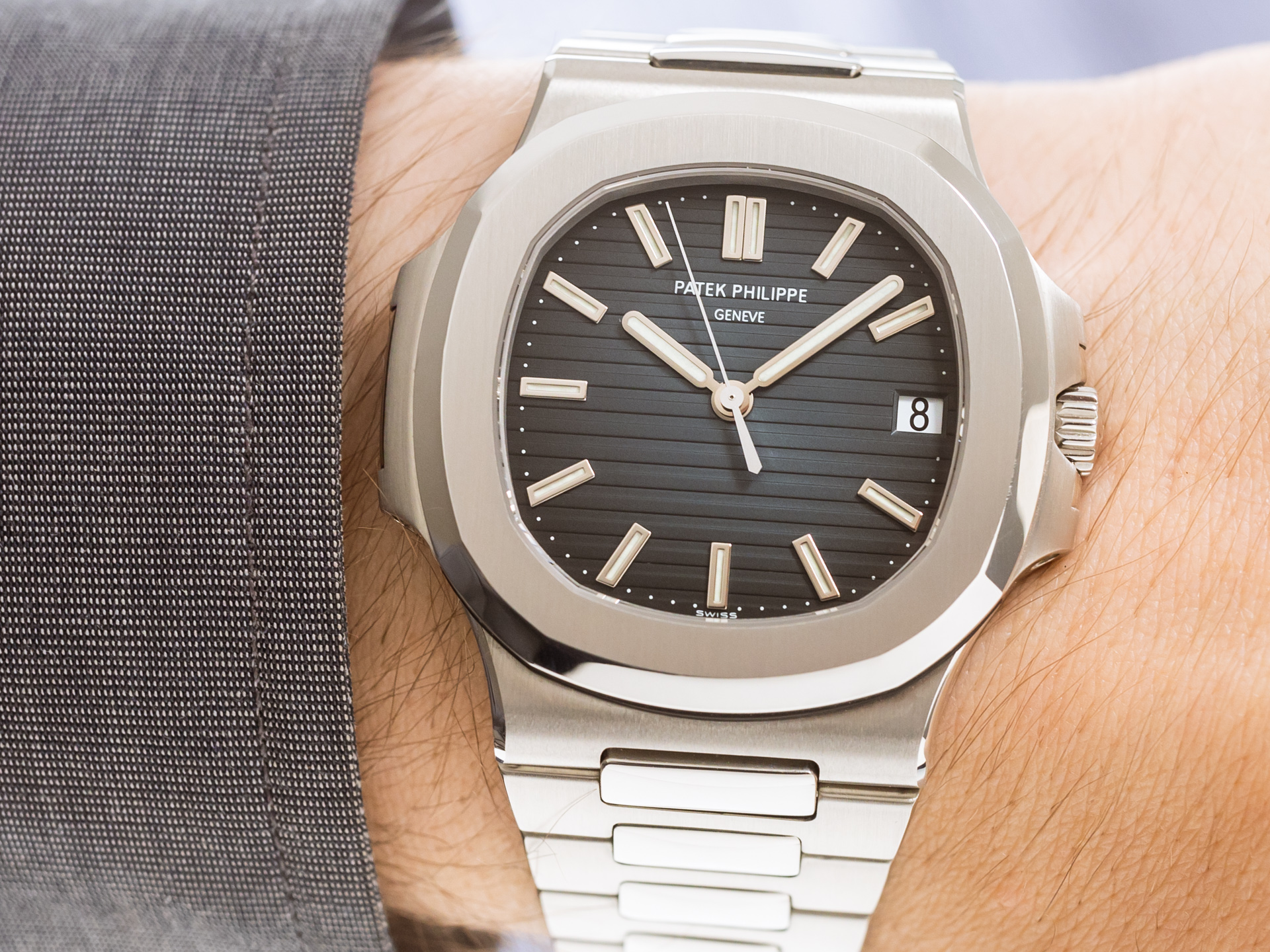 Patek philippe nautilus clearance 5711 grey dial