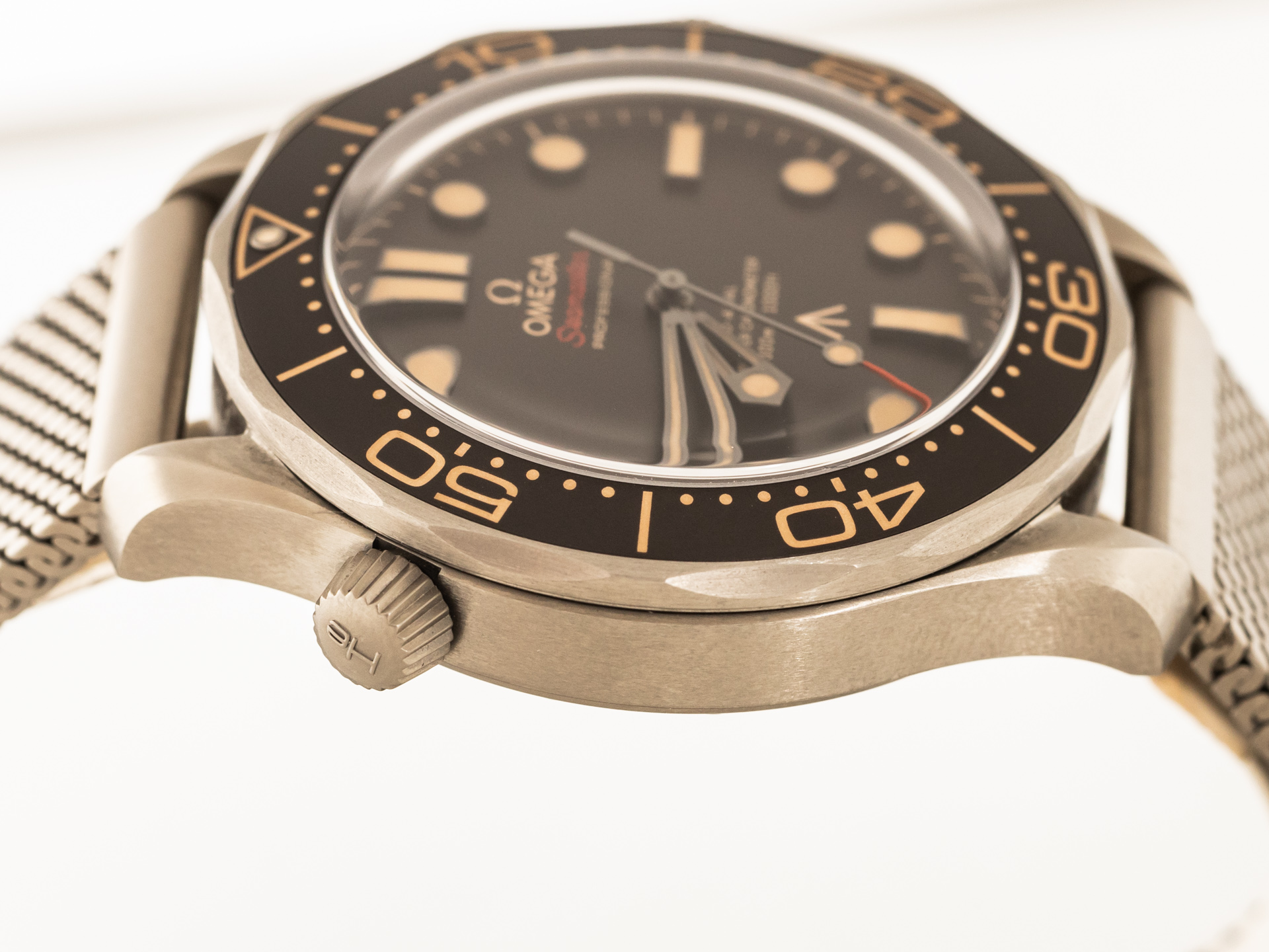 OMEGA SEAMASTER DIVER James Bond Ref 21090422001001 Titanium Box Papers Bj 2021 GERMANY
