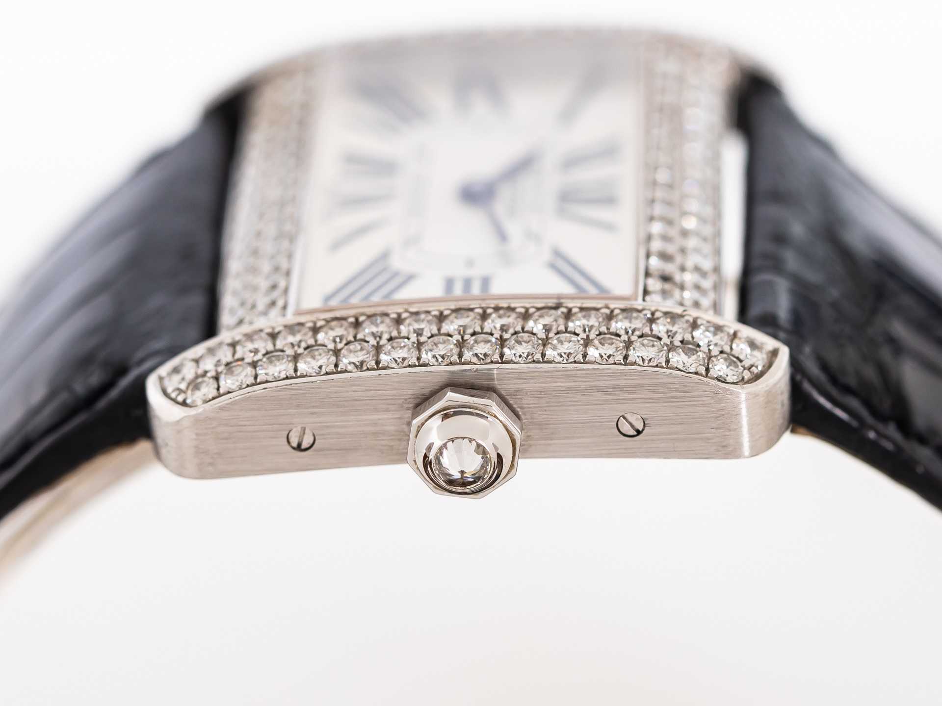 CARTIER TANK DIVAN Ref 2614 18k White Gold Diamond Setting Roman Numerals Bj 2005