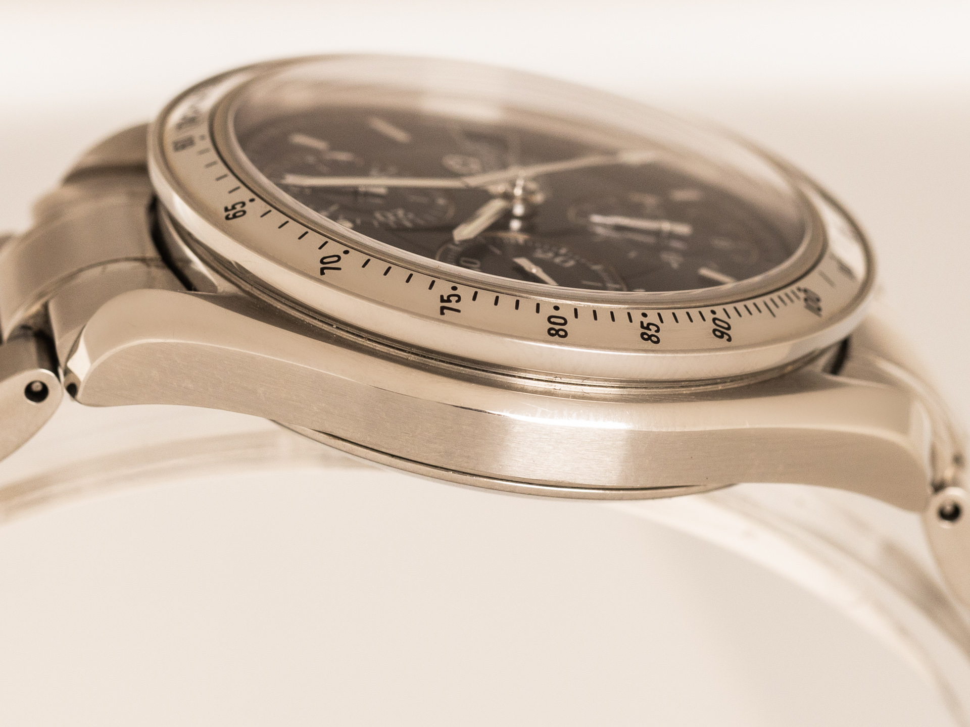 Omega speedmaster date online 35135000